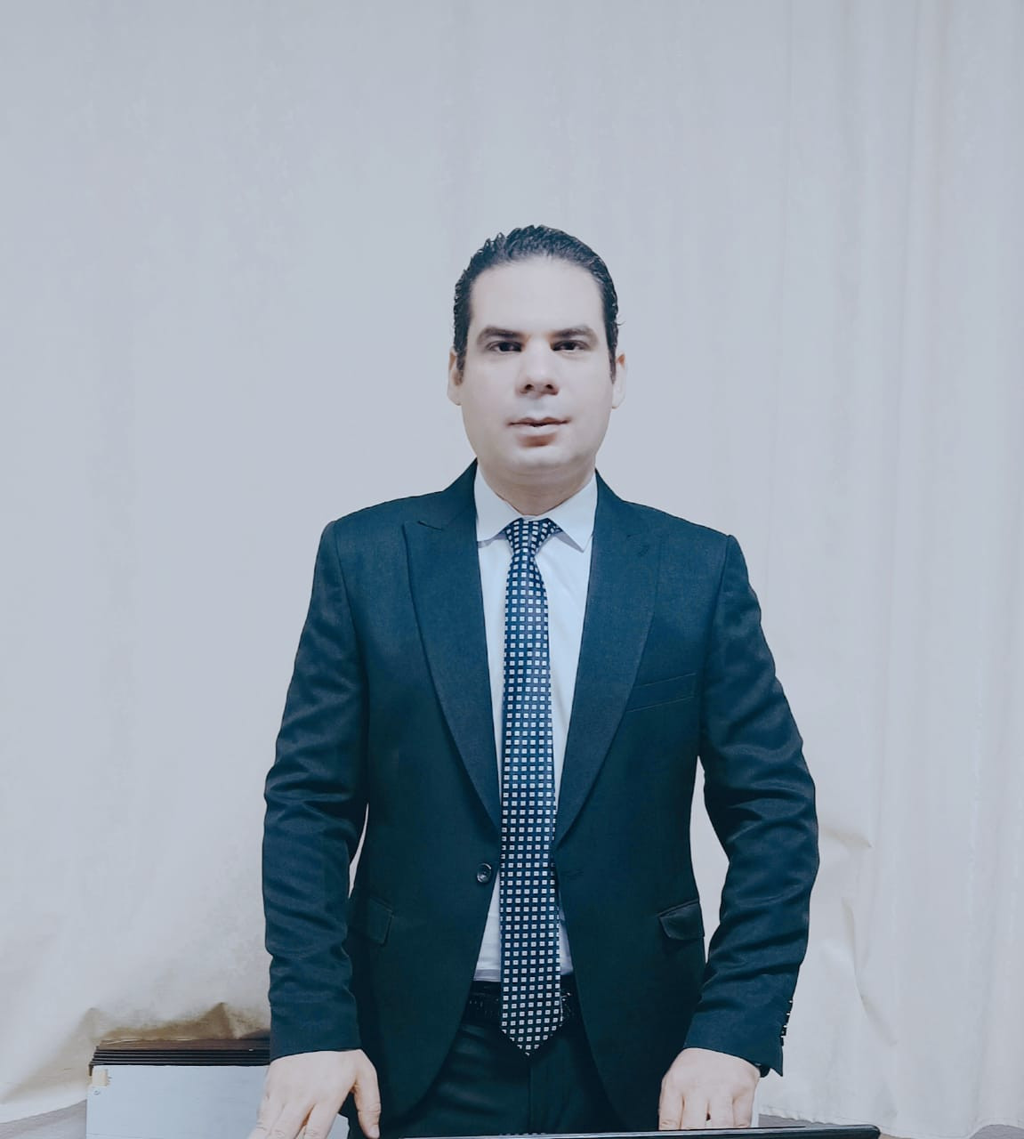 دكتور عز الدين منصور