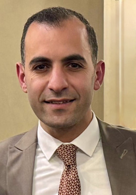 دكتور محمد الصواف - زراعة وتقويم الاسنان في التجمع الأول