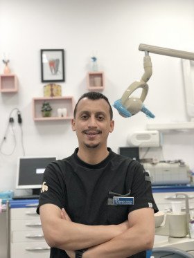 دكتور أحمد حامد فتوح زراعة الأسنان وعلاج اللثةدكتور أحمد حامد فتوح